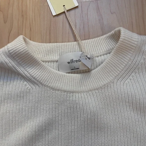 Aritzia Wilfred Sweater - Picture 2 of 3